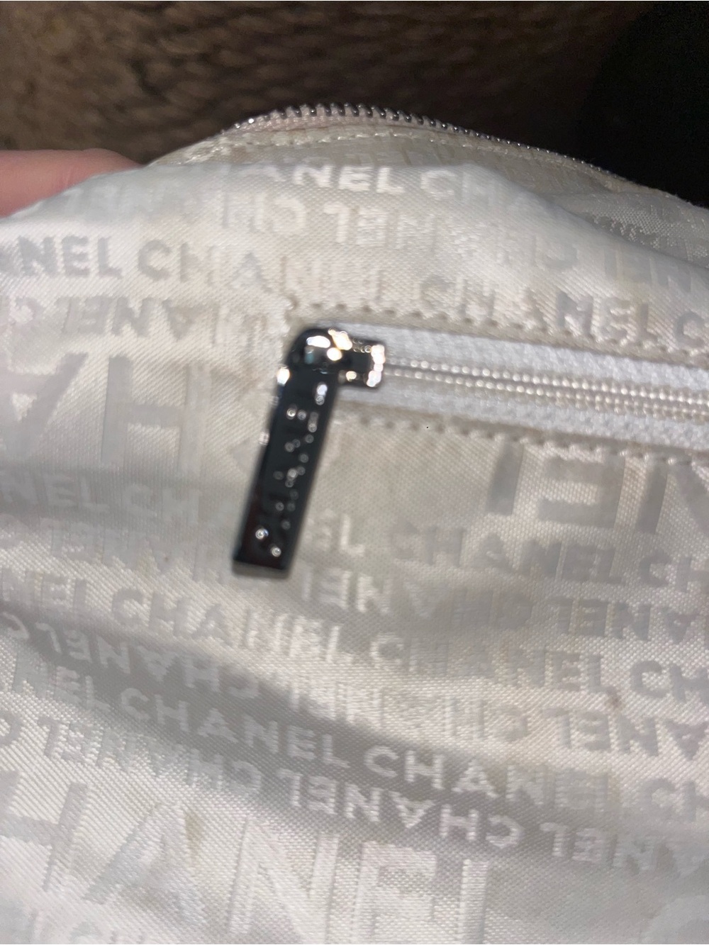 CHANEL Blush Quilted Leather Shoulder Bag with Silver-Tone Logo Bar - Picture 7 of 13